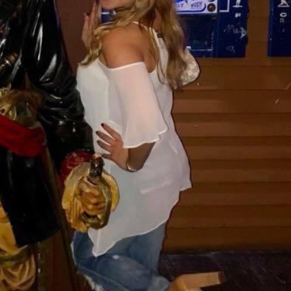 White Marciano cold shoulder flowy top - Picture 6 of 6